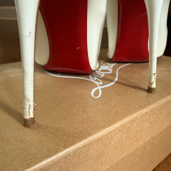 Christian Louboutin White Kate Pump - Picture 3 of 4